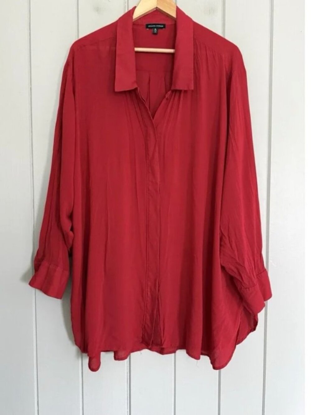 NWT Universal Standard red silky button down shirt, red, Size M (18-20W)